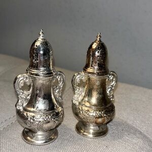 Vintage Towle EP Silver Plated 4" Tall Heavy Salt & Pepper Shakers
